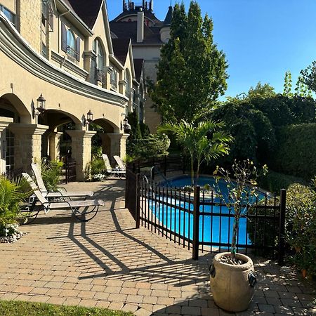 Le St-Martin Hotel & Suites Laval Esterno foto