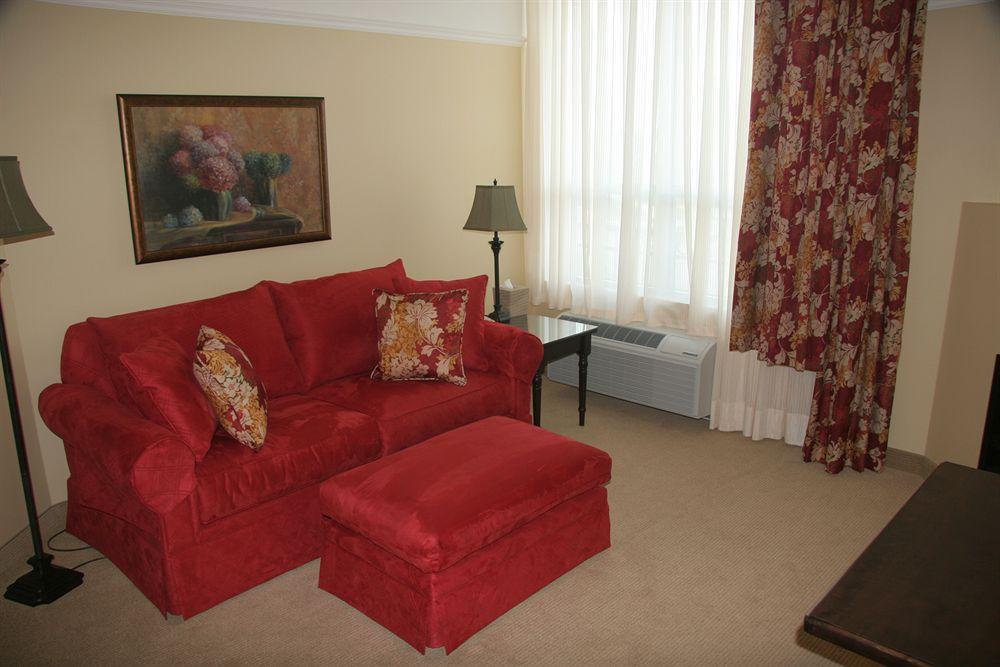 Le St-Martin Hotel & Suites Laval Esterno foto