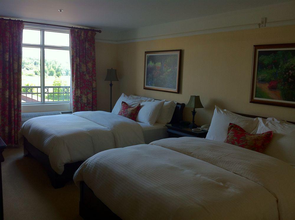 Le St-Martin Hotel & Suites Laval Esterno foto