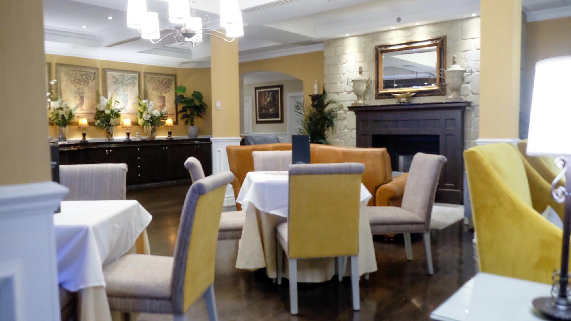 Le St-Martin Hotel & Suites Laval Esterno foto