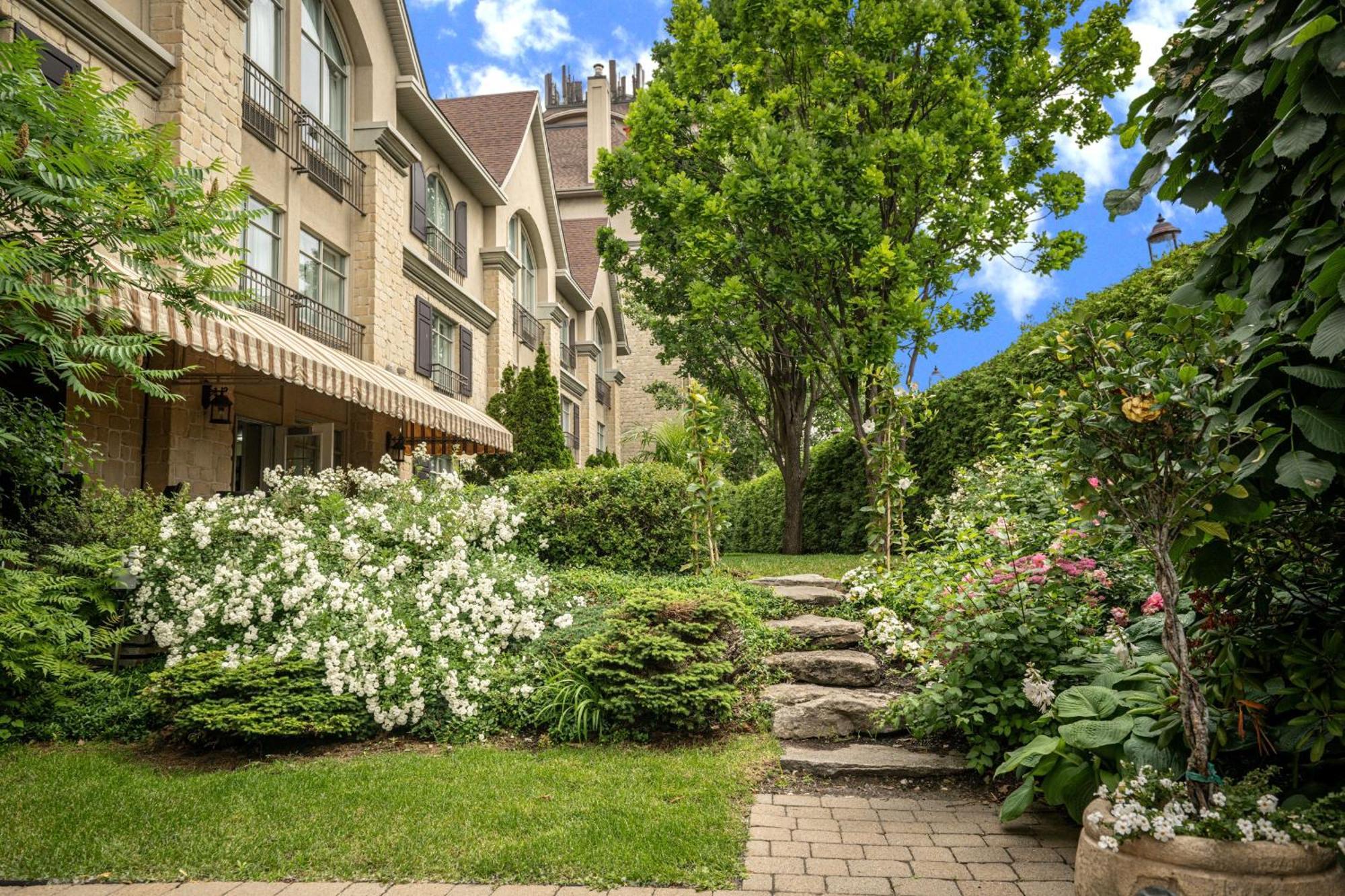 Le St-Martin Hotel & Suites Laval Esterno foto