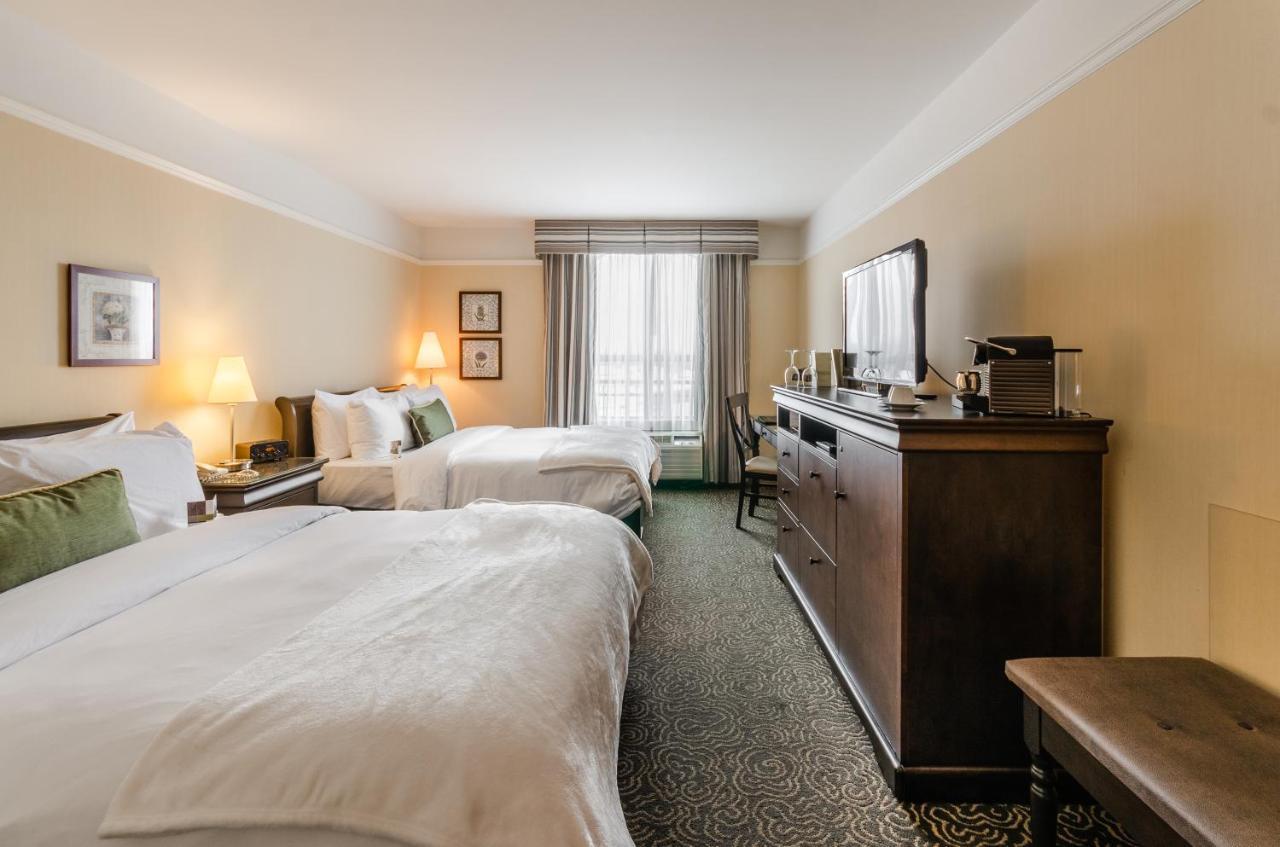 Le St-Martin Hotel & Suites Laval Esterno foto