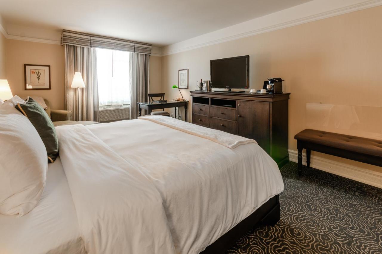 Le St-Martin Hotel & Suites Laval Esterno foto