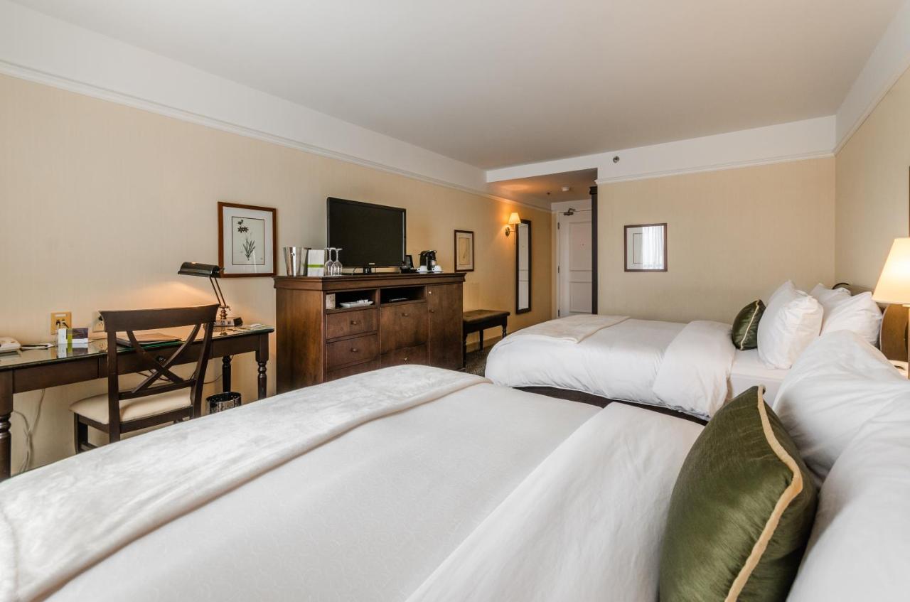 Le St-Martin Hotel & Suites Laval Esterno foto