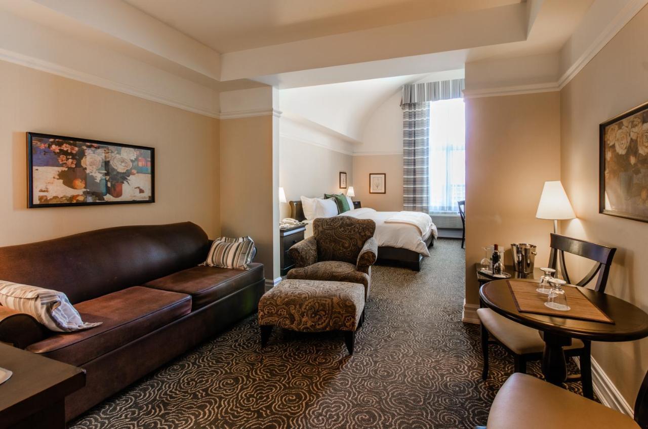 Le St-Martin Hotel & Suites Laval Esterno foto