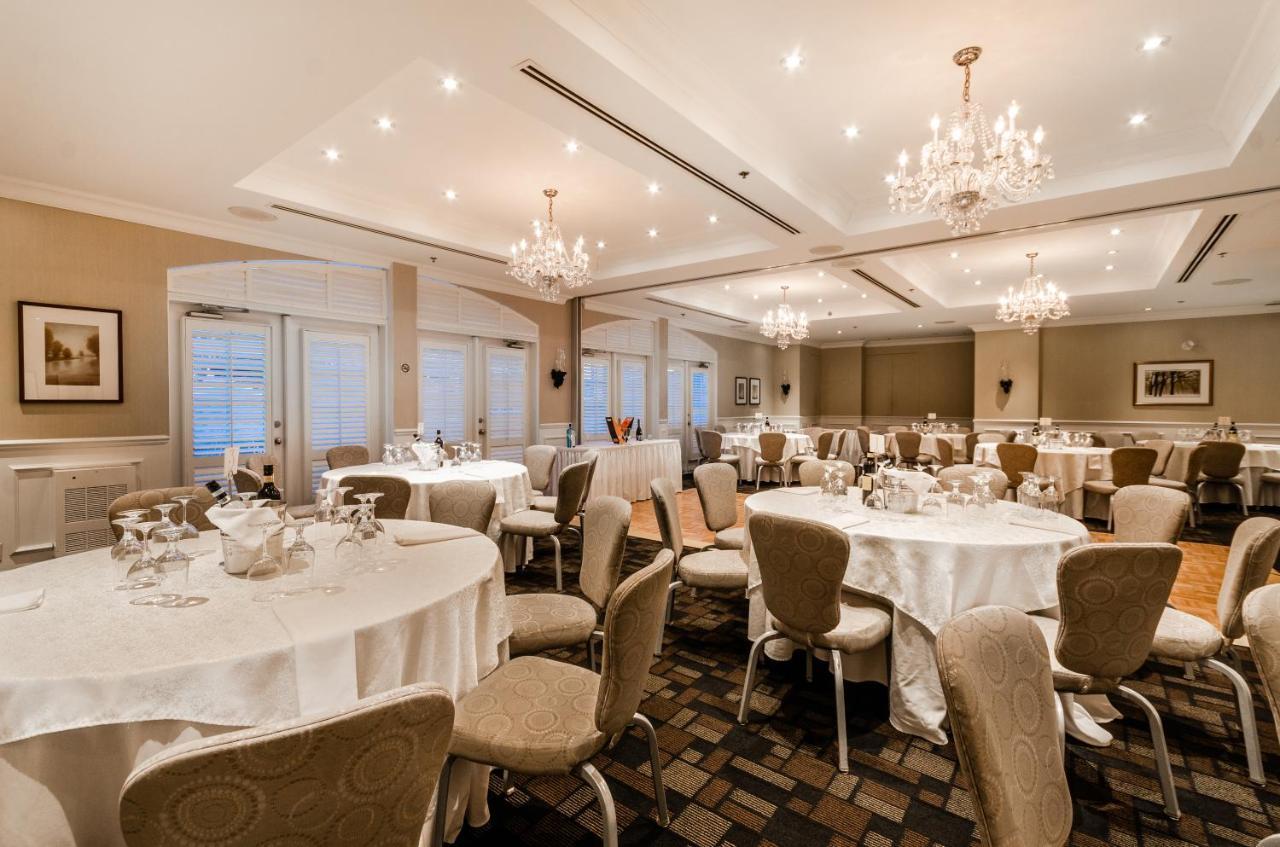 Le St-Martin Hotel & Suites Laval Esterno foto