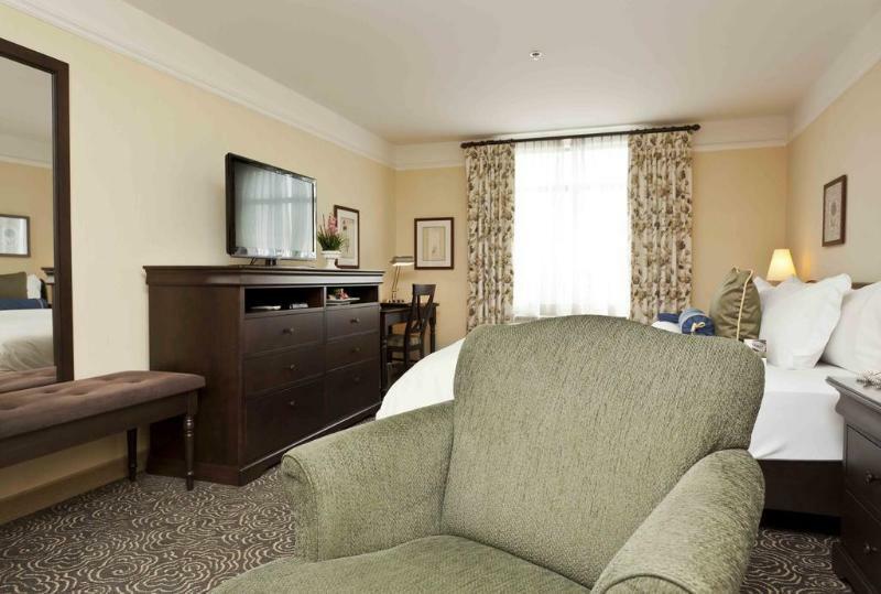 Le St-Martin Hotel & Suites Laval Esterno foto
