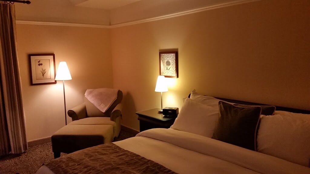 Le St-Martin Hotel & Suites Laval Esterno foto