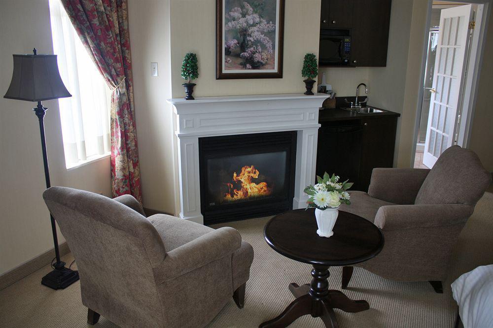 Le St-Martin Hotel & Suites Laval Esterno foto